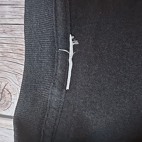 LOS ANGELES LAKERS BLACK SHORT SLEEVE PULLOVER TEE - Picture 7 of 7